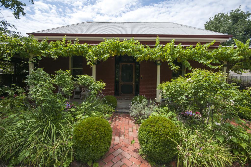 The Graces Beechworth Bed & Breakfast Екстериор снимка